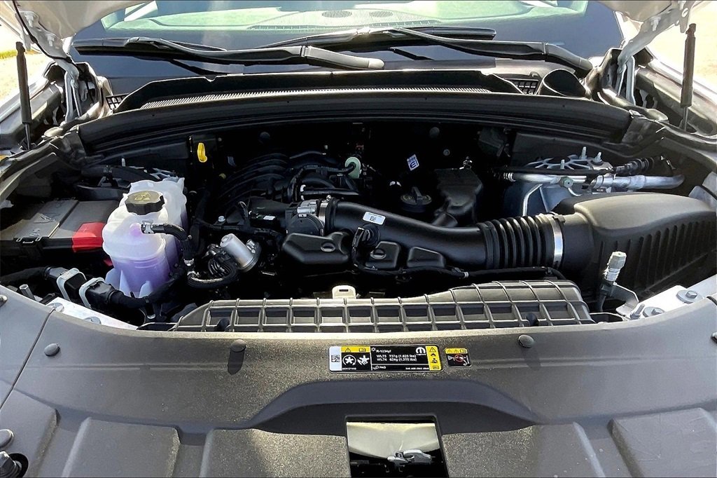 New 2025 Jeep Grand Cherokee Altitude image 11