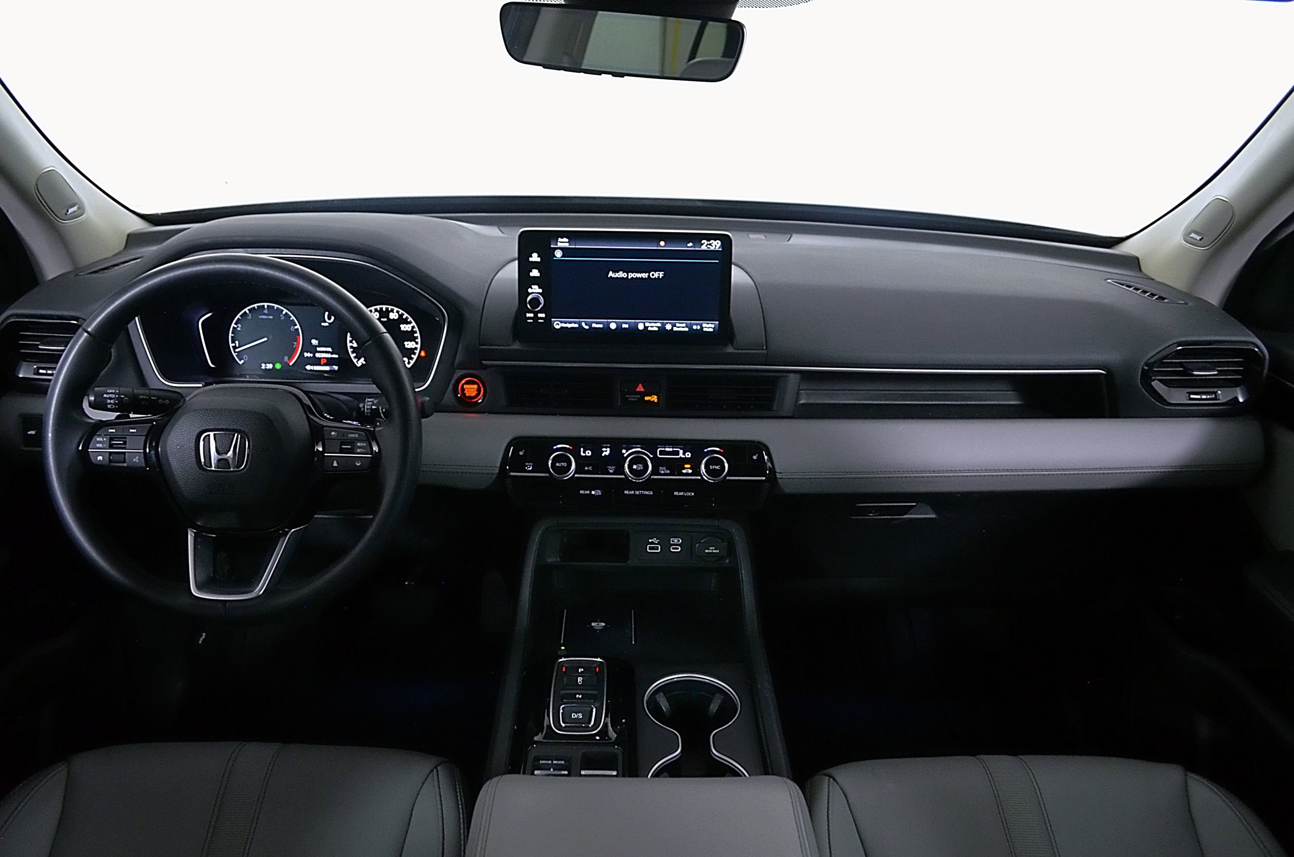 Used 2025 Honda Pilot Touring image 15