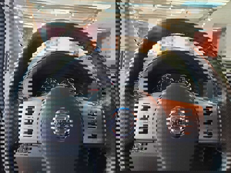 Used 2006 Nissan Pathfinder SE w/ (P01) Se Premium Pkg image 31