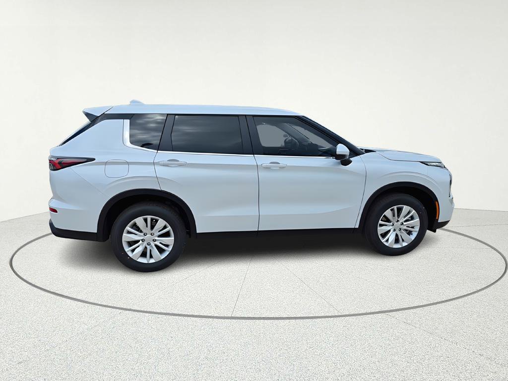 New 2026 Mitsubishi Outlander ES image 7
