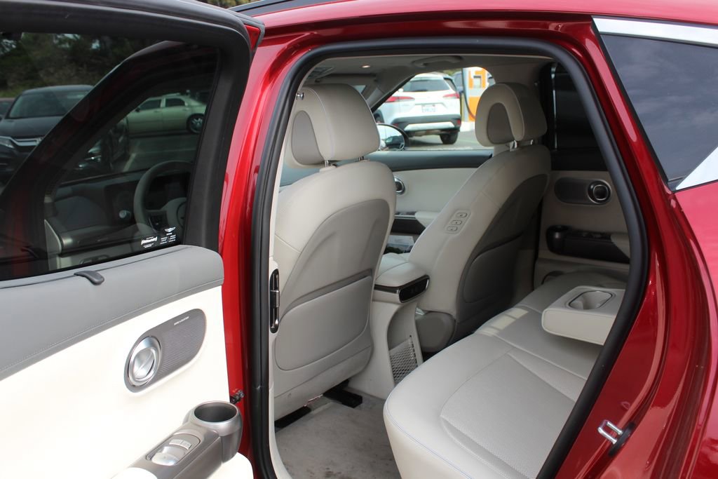 Used 2023 Genesis GV60 Advanced image 18