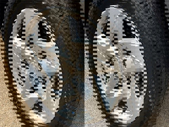 Used 2024 Hyundai Kona SE image 11