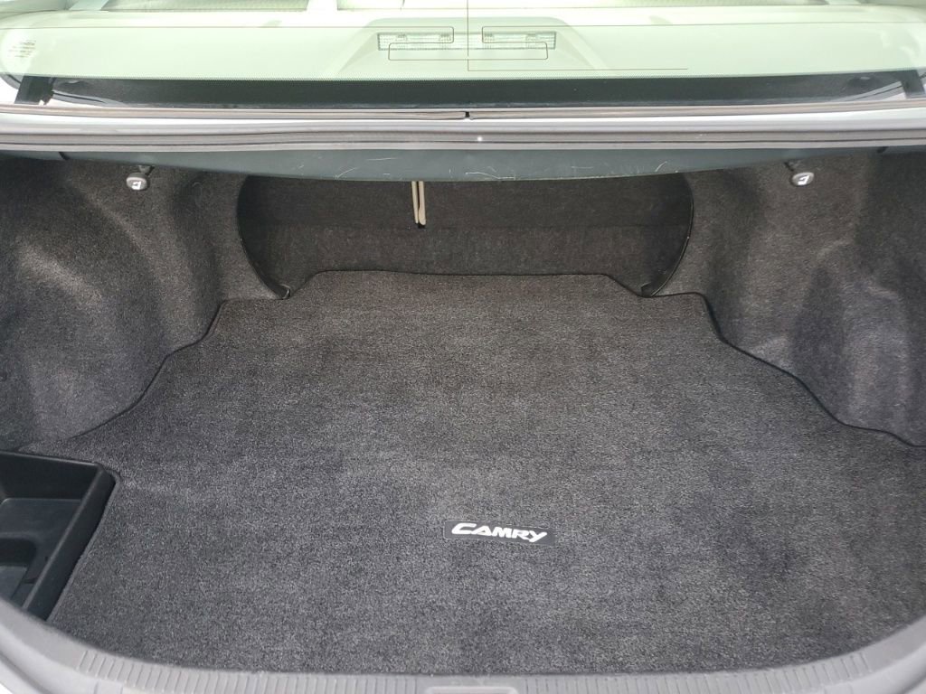 Used 2011 Toyota Camry LE image 25
