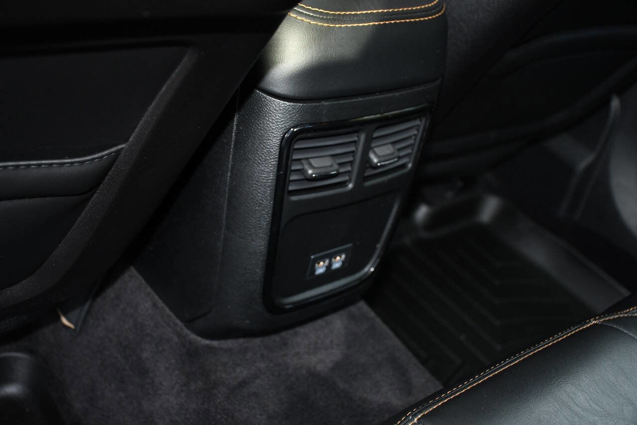 Used 2018 Chrysler 300 S w/ 300S Alloy Package image 17