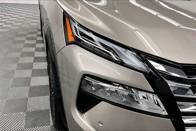 New 2026 Nissan Rogue Platinum image 14