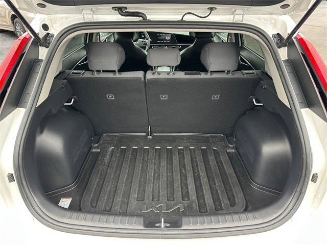 Used 2023 Kia Niro LX image 29