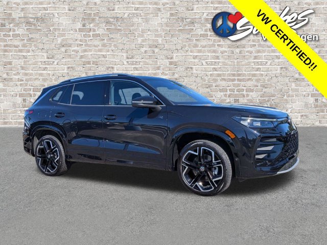 Used 2025 Volkswagen Tiguan SEL R-Line AWD/4WD image 2