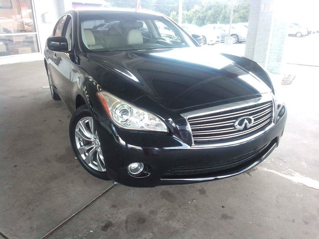 Used 2014 INFINITI Q70 3.7 w/ Premium Package AWD/4WD image 2