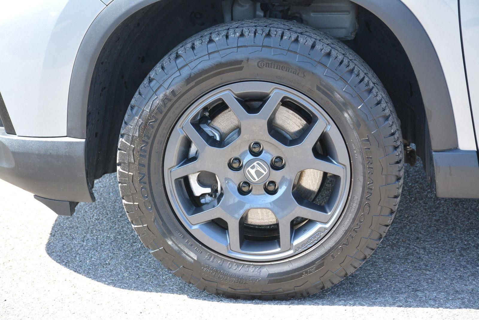 Used 2025 Honda Pilot TrailSport image 33