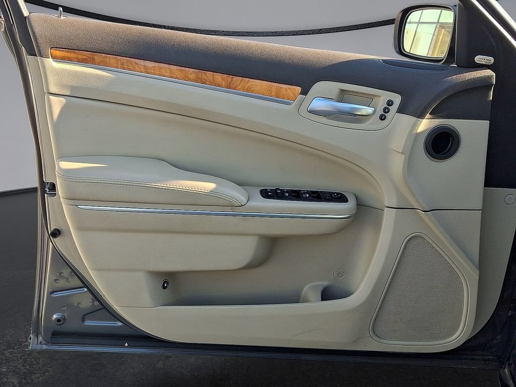Used 2013 Chrysler 300 C w/ Light Group RWD image 16