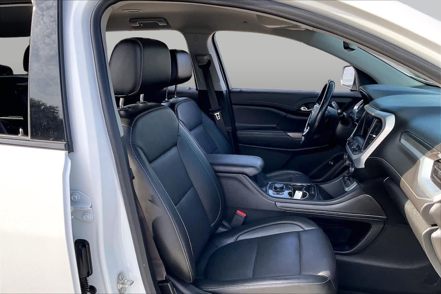 Used 2021 GMC Acadia SLT w/ Elevation Edition FWD image 9