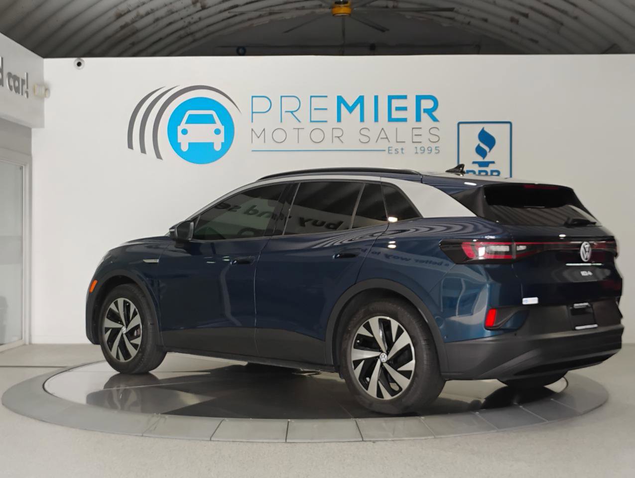 Used 2023 Volkswagen ID.4 Pro image 3