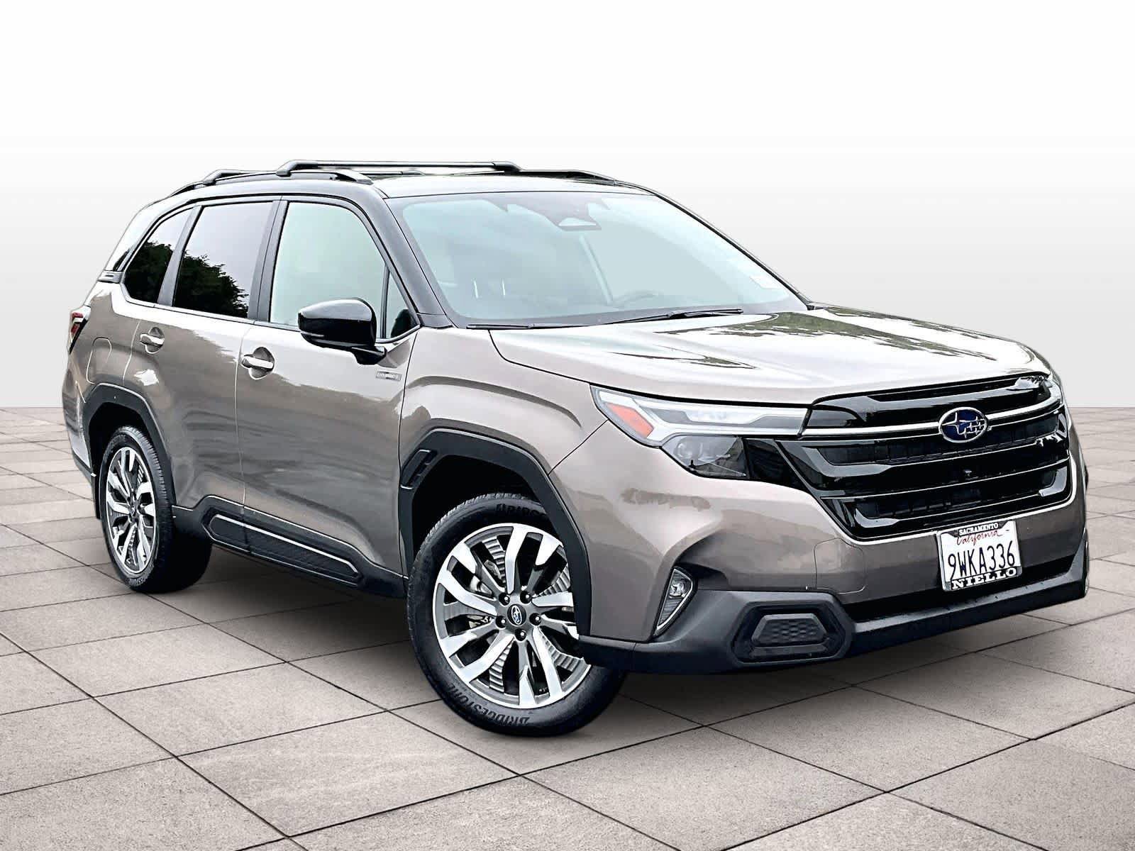 Used 2025 Subaru Forester Touring AWD/4WD image 2