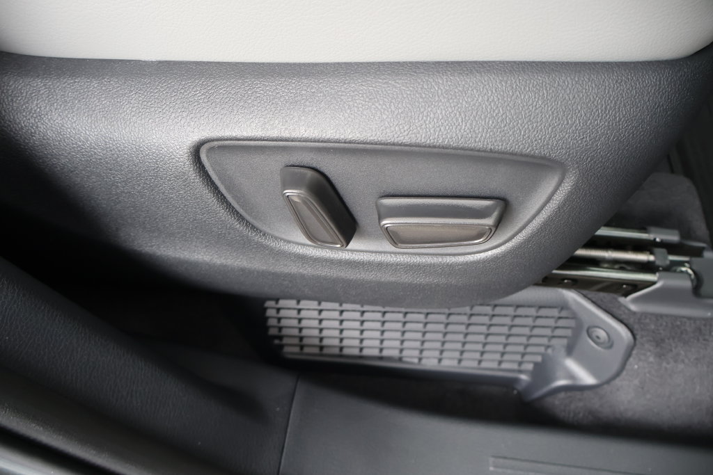 New 2026 Toyota Sienna XLE AWD/4WD image 42