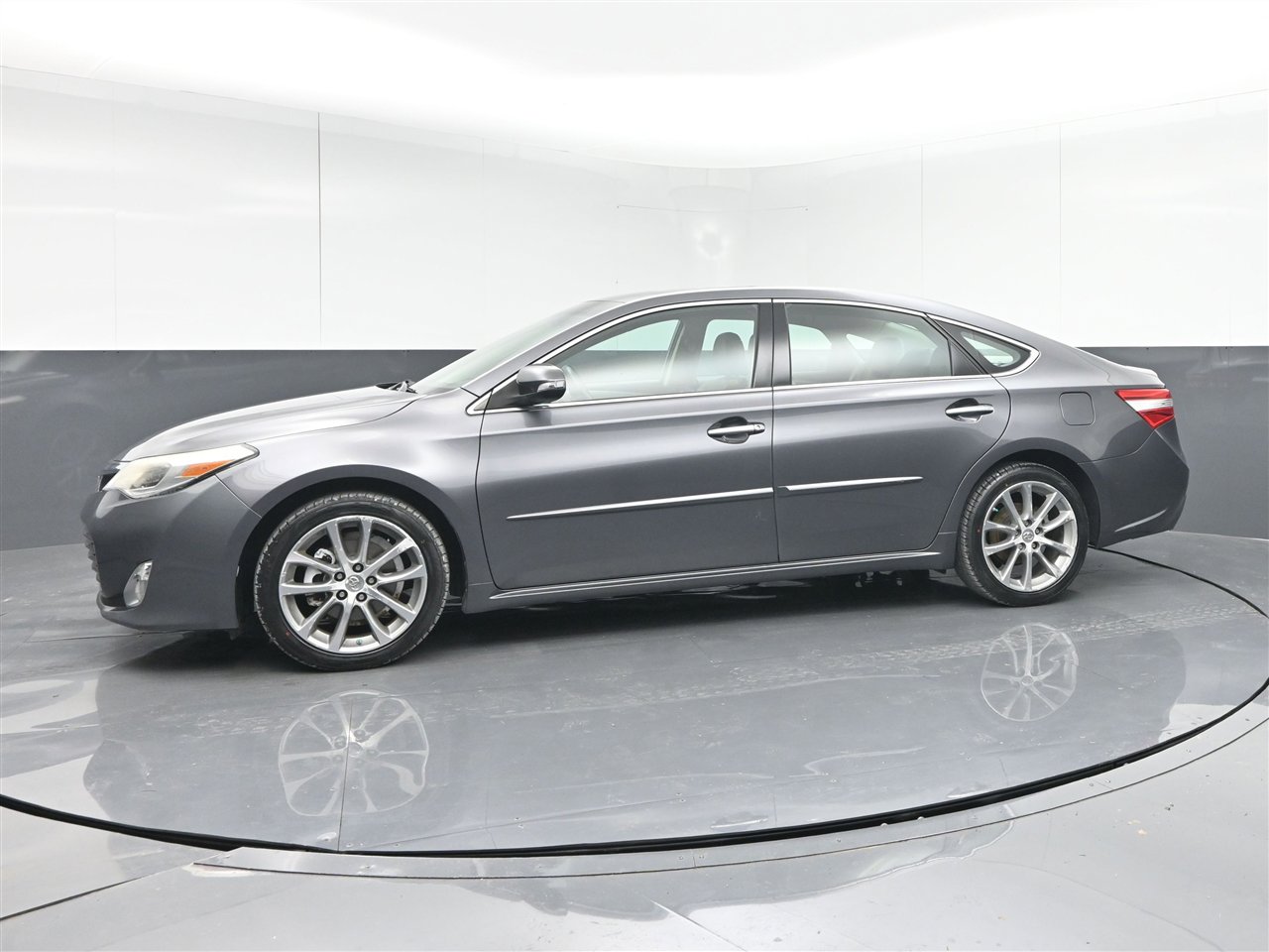 Used 2015 Toyota Avalon XLE Touring image 8