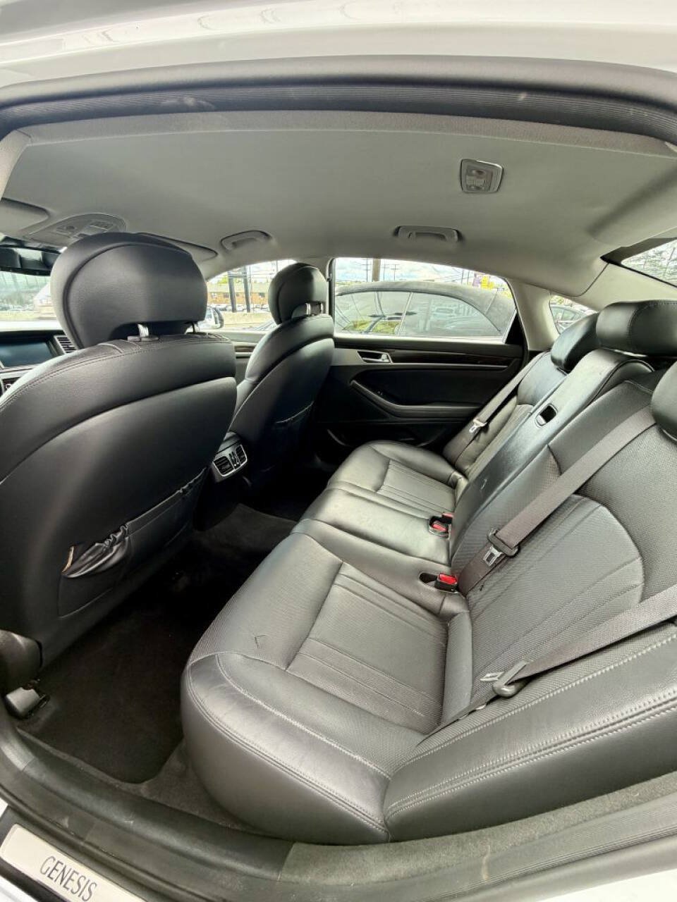 Used 2016 Hyundai Genesis 3.8 RWD image 15