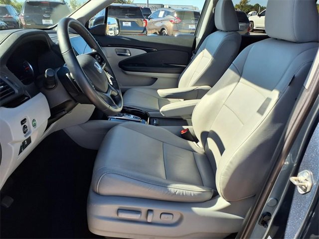 Used 2020 Honda Pilot Touring image 6