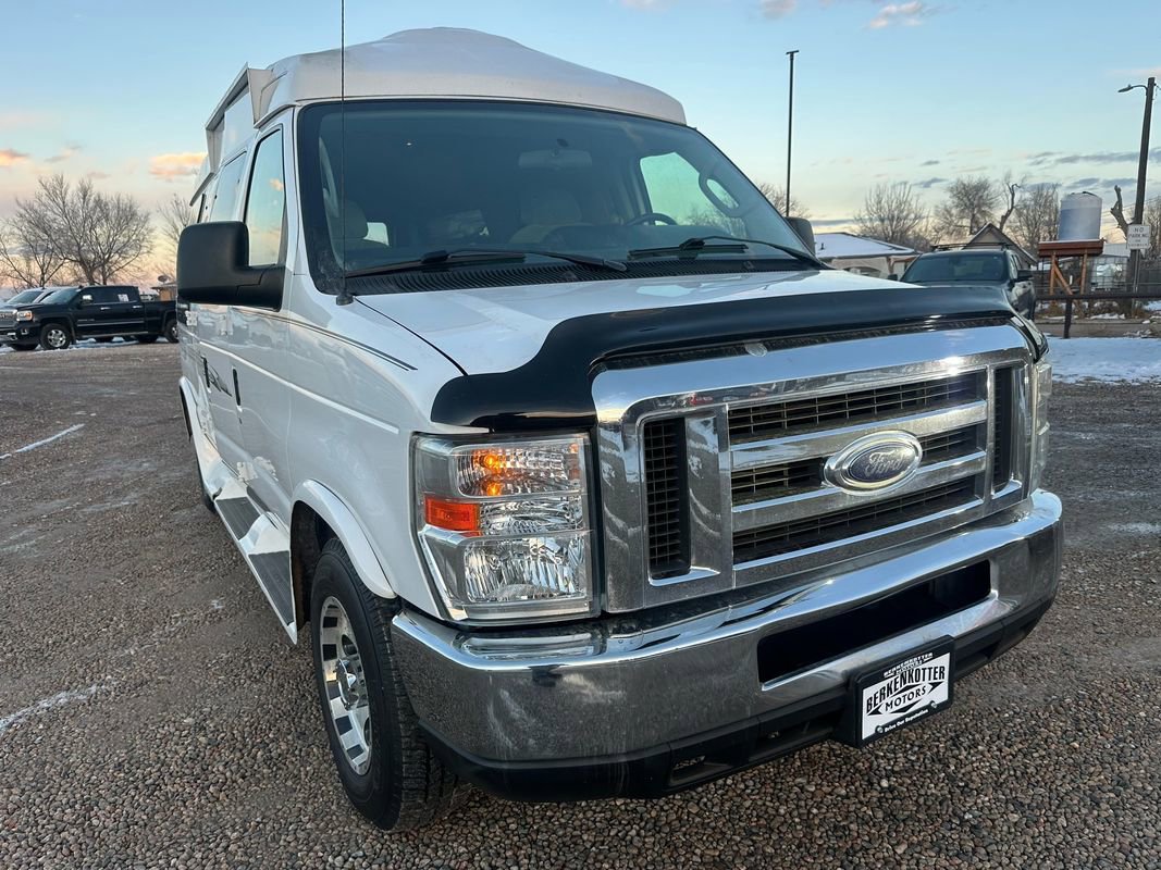 Used 2010 Ford E-150 and Econoline 150 image 2