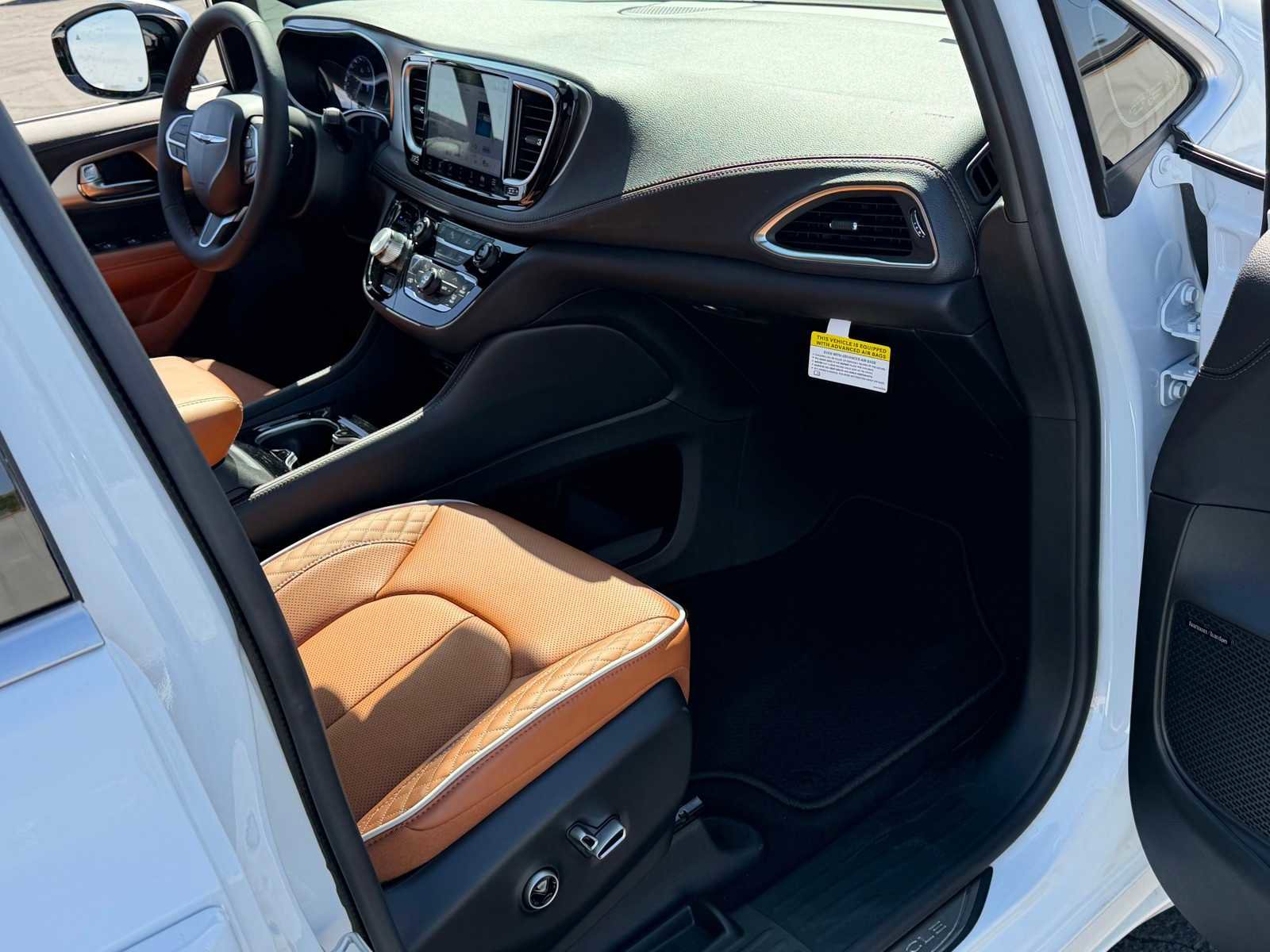 New 2026 Chrysler Pacifica Pinnacle AWD/4WD image 27