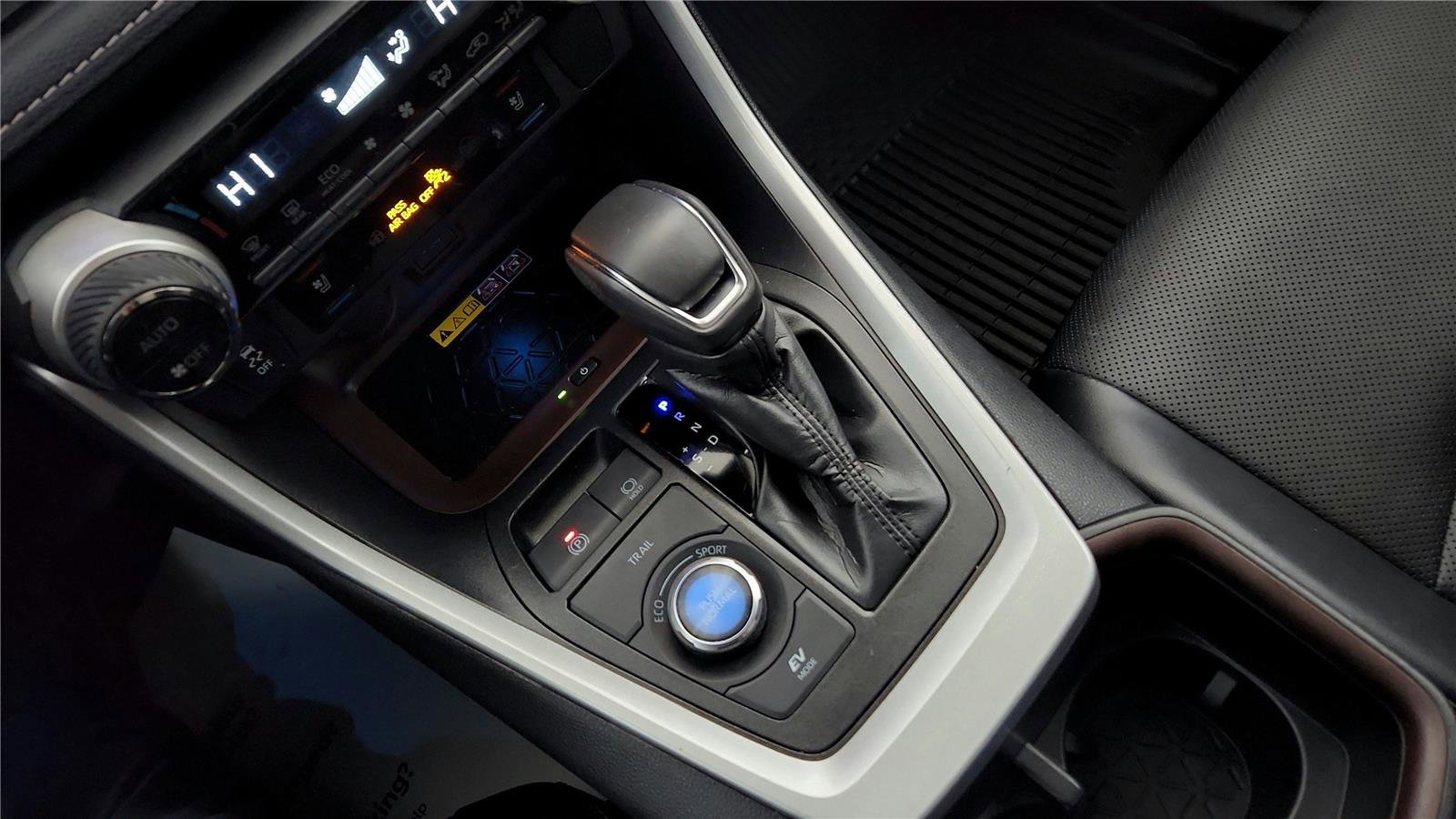 Used 2024 Toyota RAV4 Limited image 21