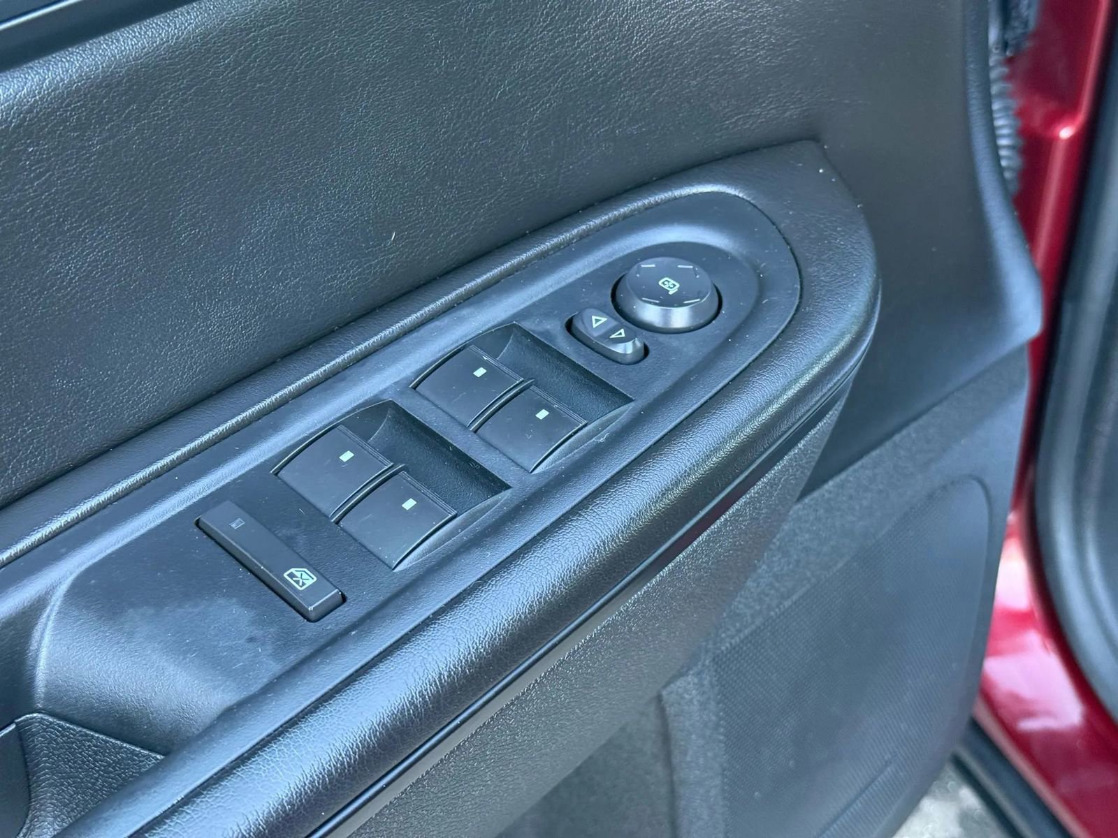 Used 2016 GMC Acadia SLE image 20