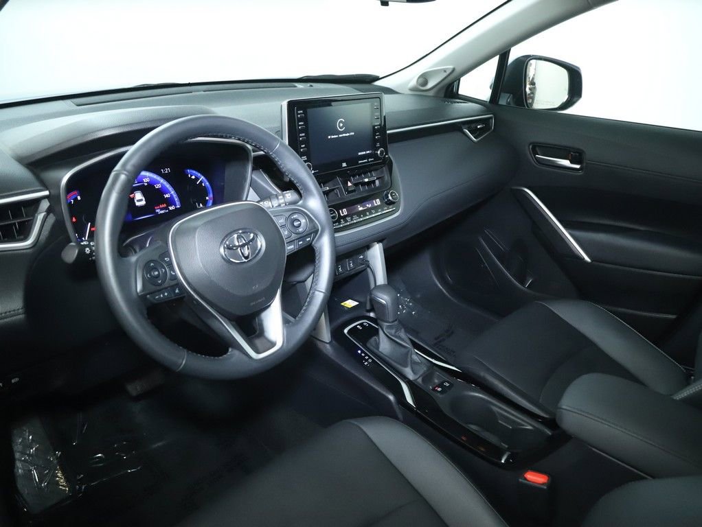 Used 2022 Toyota Corolla Cross XLE w/ Convenience Package AWD/4WD image 20