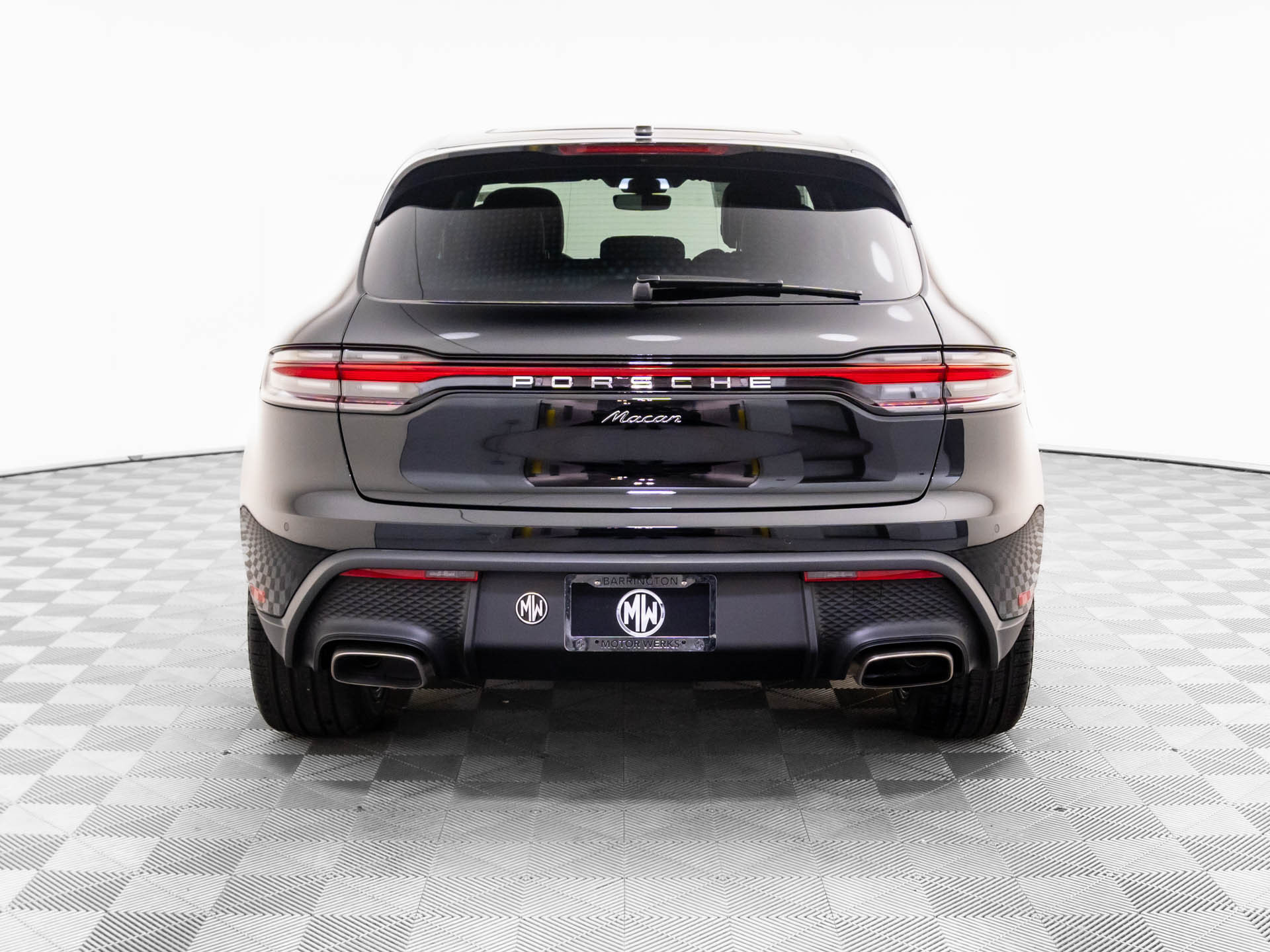 Certified 2026 Porsche Macan AWD/4WD image 10