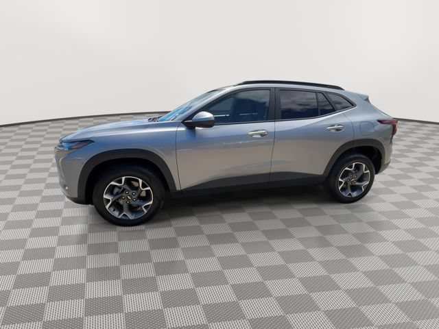 Used 2025 Chevrolet Trax LT FWD image 5