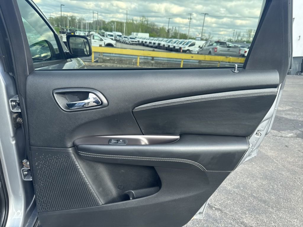 Used 2018 Dodge Journey Crossroad w/ Nav & Sun Group FWD image 37