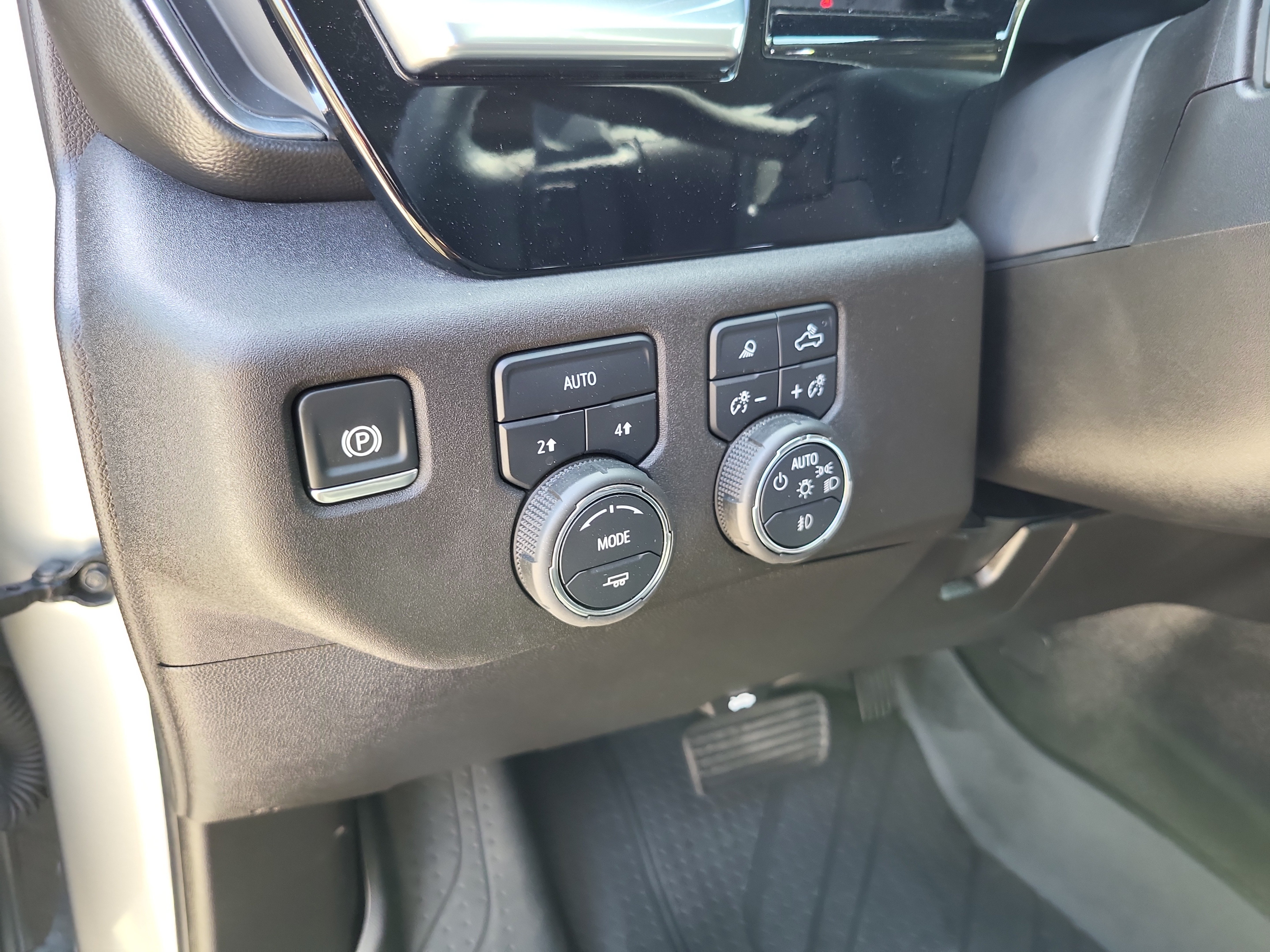 Used 2024 Chevrolet Silverado 1500 RST w/ Texas Edition Plus AWD/4WD image 17