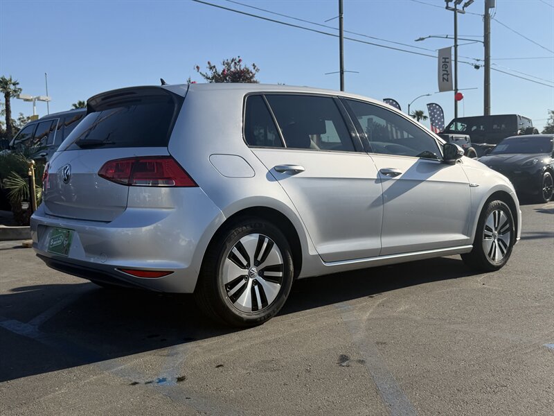 Used 2016 Volkswagen e-Golf SE FWD image 5