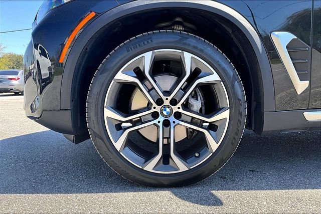 Used 2025 BMW X5 xDrive40i w/ Climate Comfort Package image 35