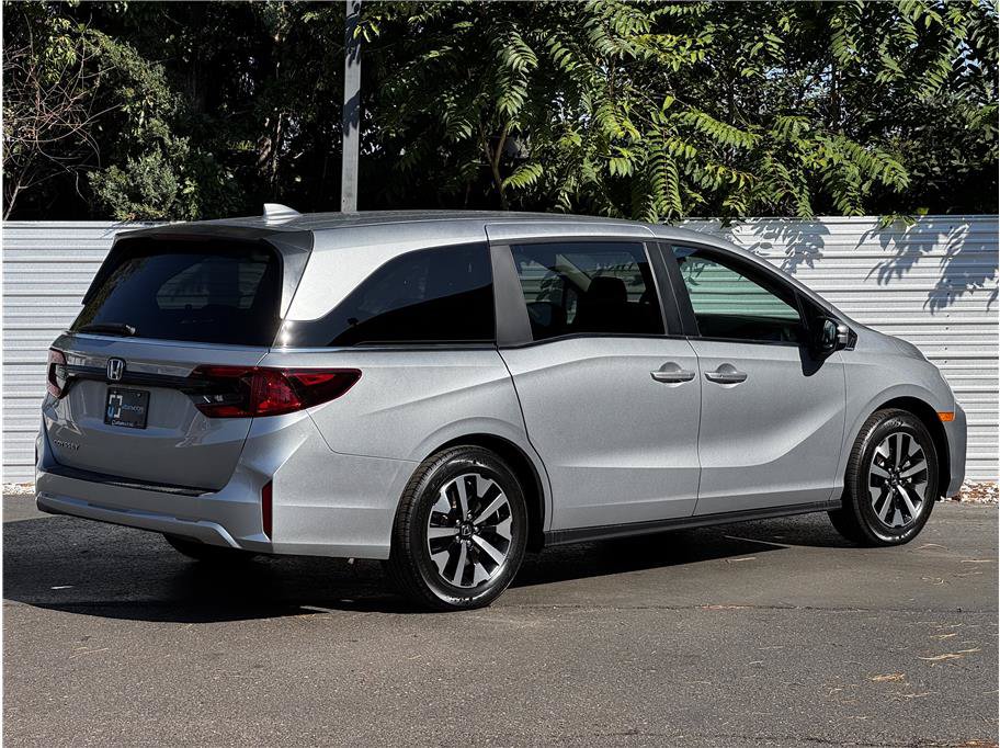 Used 2025 Honda Odyssey EX-L image 12
