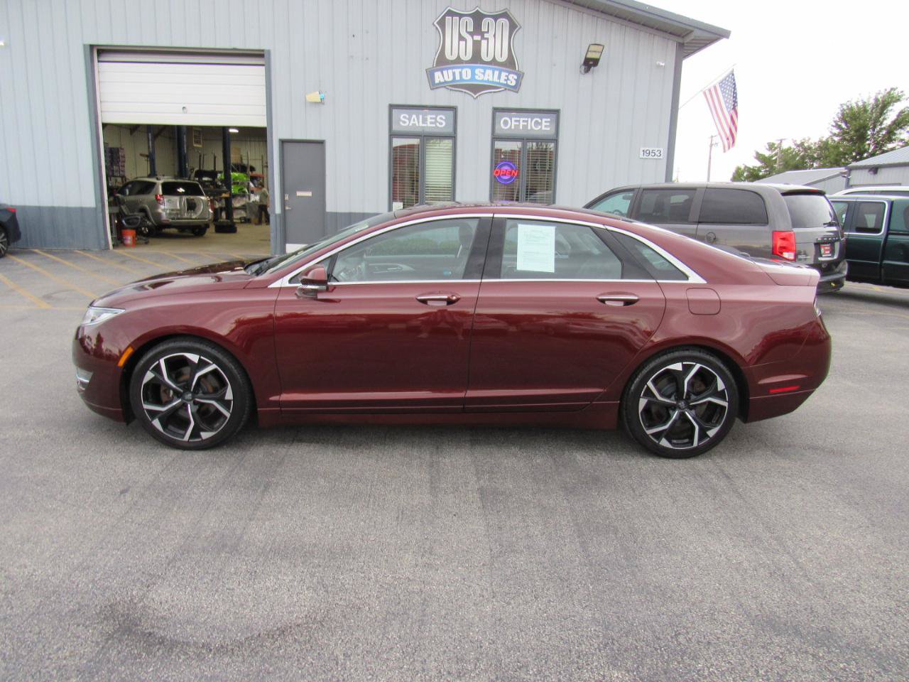 Used 2016 Lincoln MKZ AWD image 3