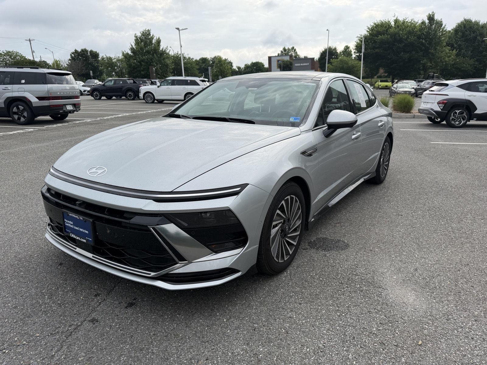 Certified 2025 Hyundai Sonata Limited FWD image 4