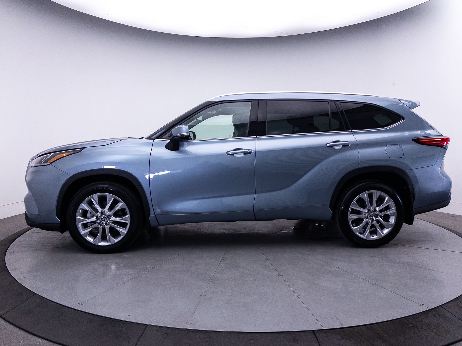 Used 2023 Toyota Highlander Limited AWD/4WD image 48