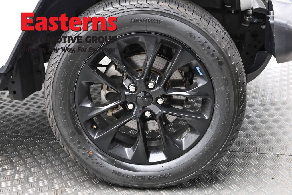 Used 2023 Jeep Wrangler Unlimited Sahara AWD/4WD image 33