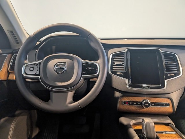 Used 2024 Volvo XC90 B6 Plus w/ Protection Package Premier image 16