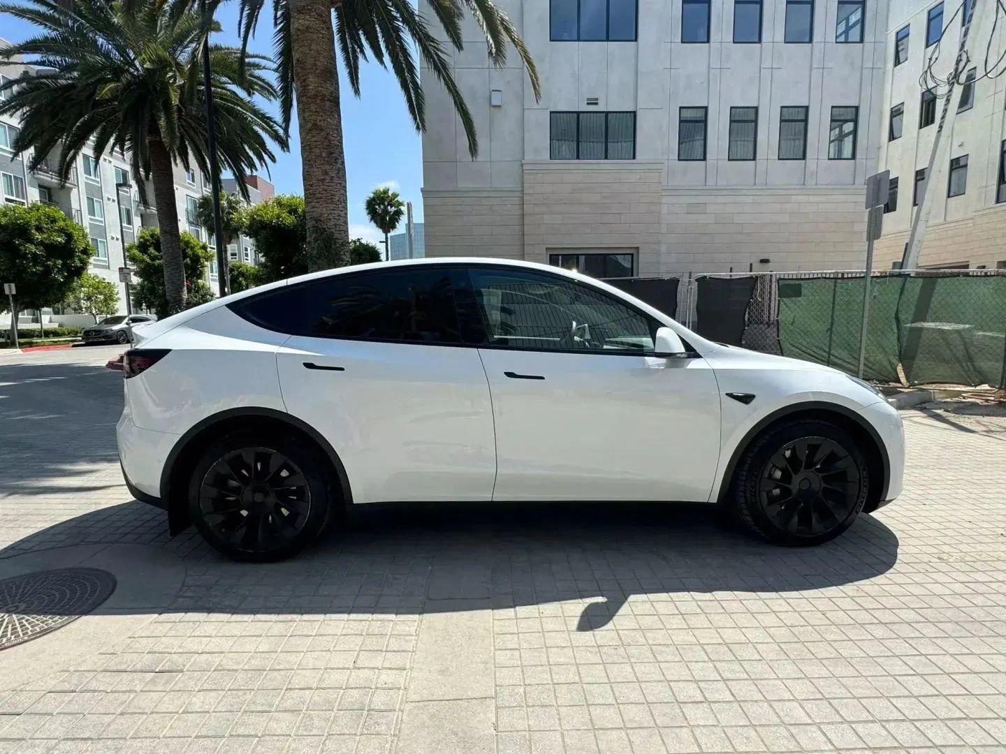 Used 2023 Tesla Model Y Long Range AWD/4WD image 9