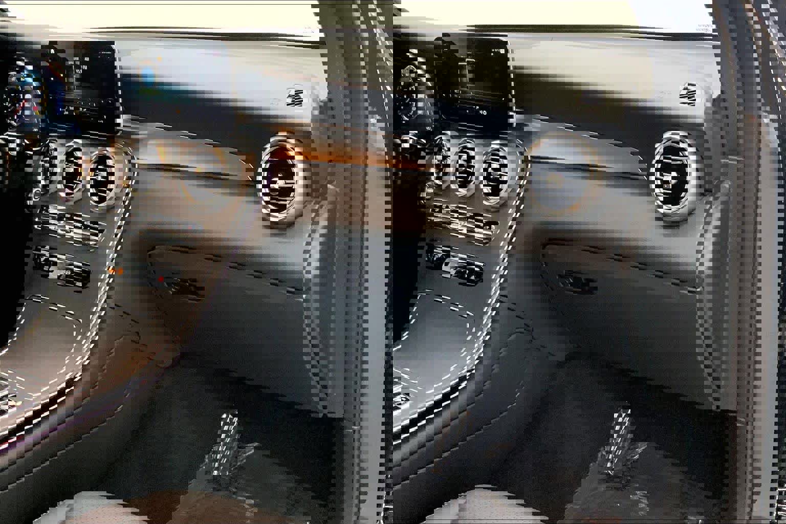 Certified 2022 Mercedes-Benz GLC 300 image 27