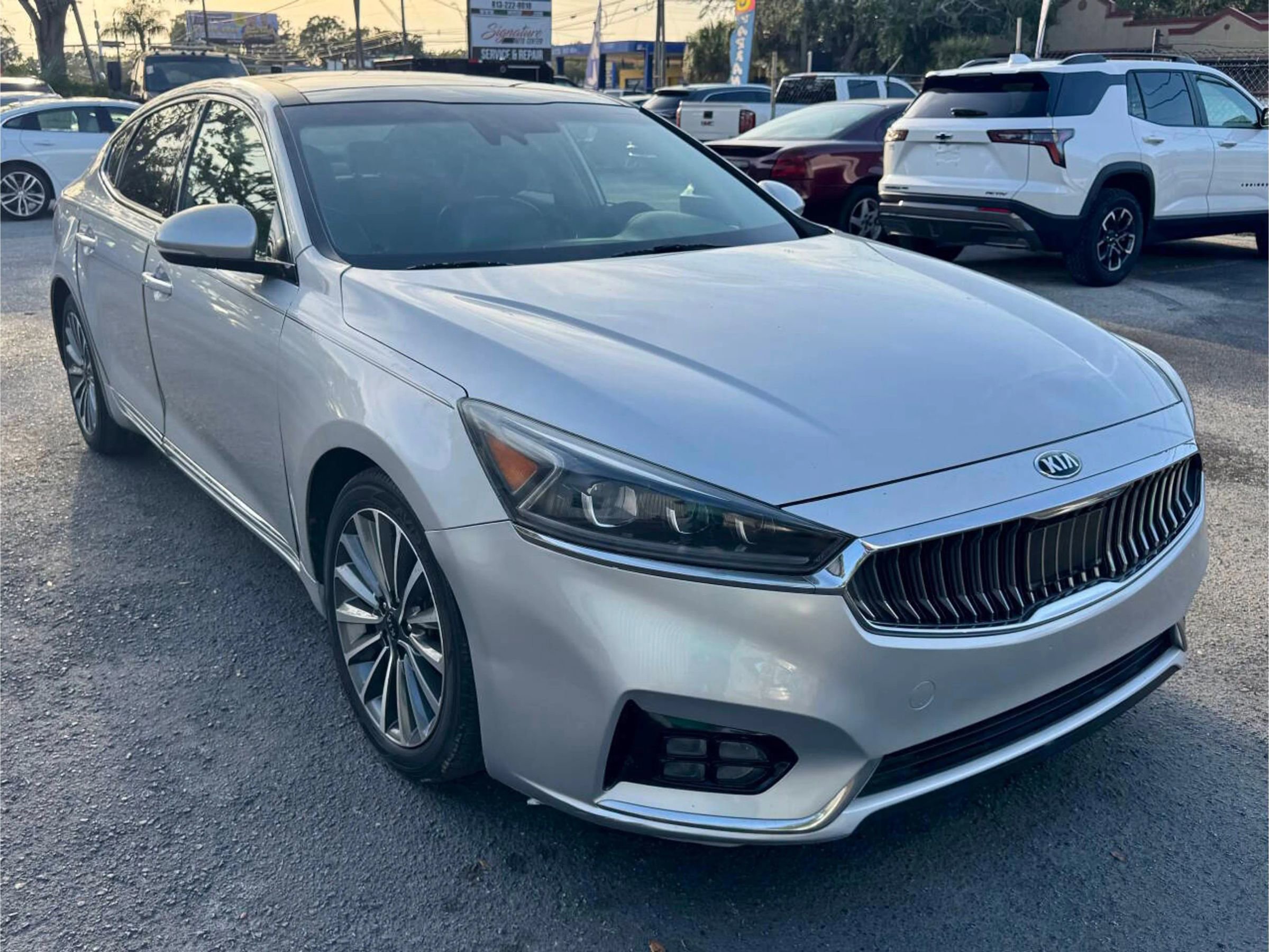 Used 2017 Kia Cadenza Technology image 6