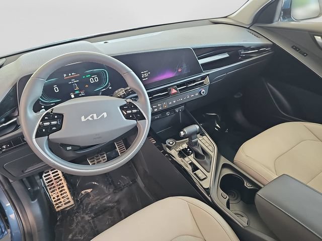 Used 2024 Kia Niro EX Touring FWD image 13