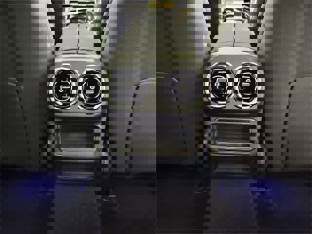 Used 2025 Mercedes-Benz GLC 300 4MATIC image 70