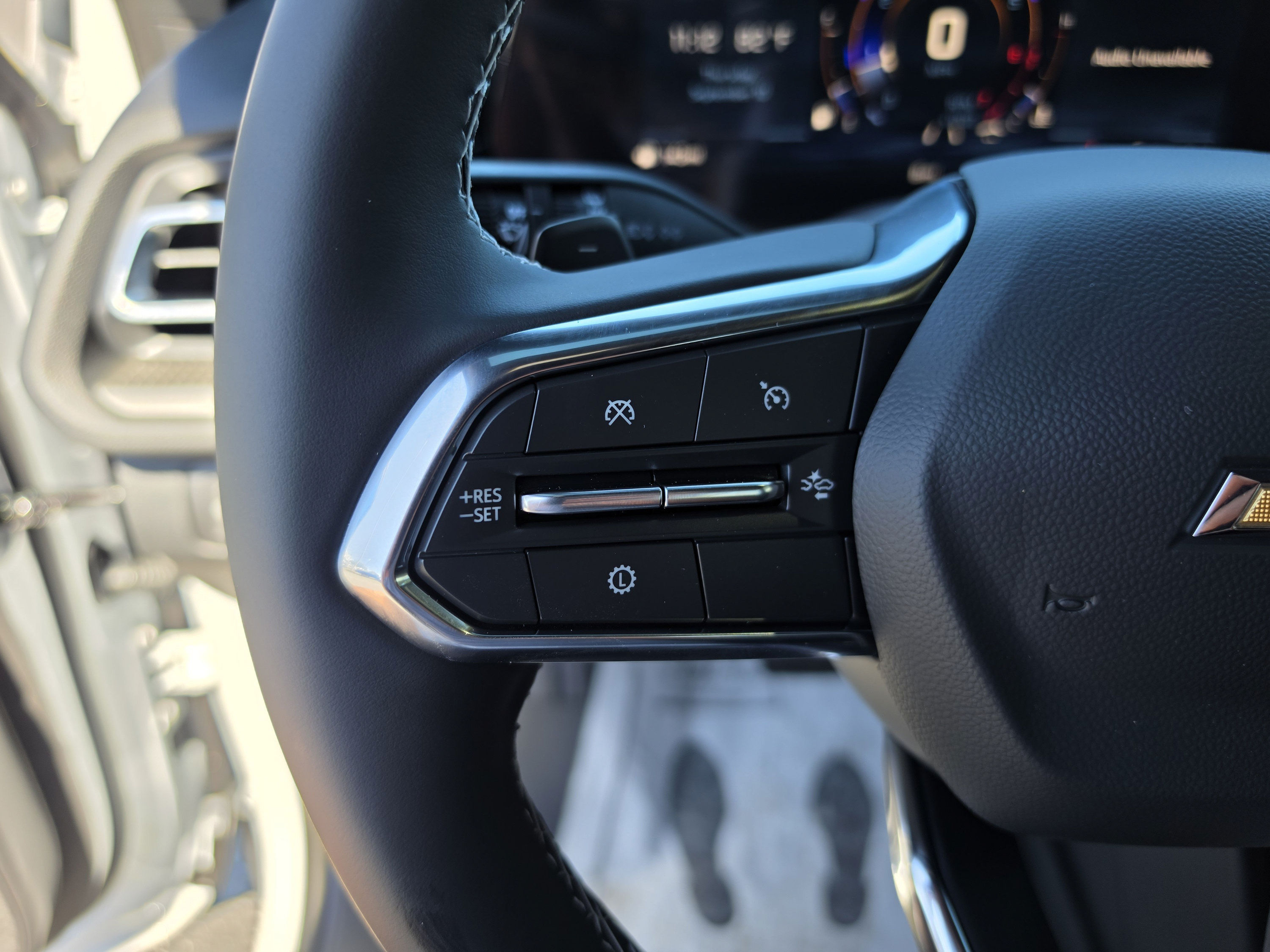 New 2027 Chevrolet Traverse LT w/ Driver Confidence Package FWD image 34