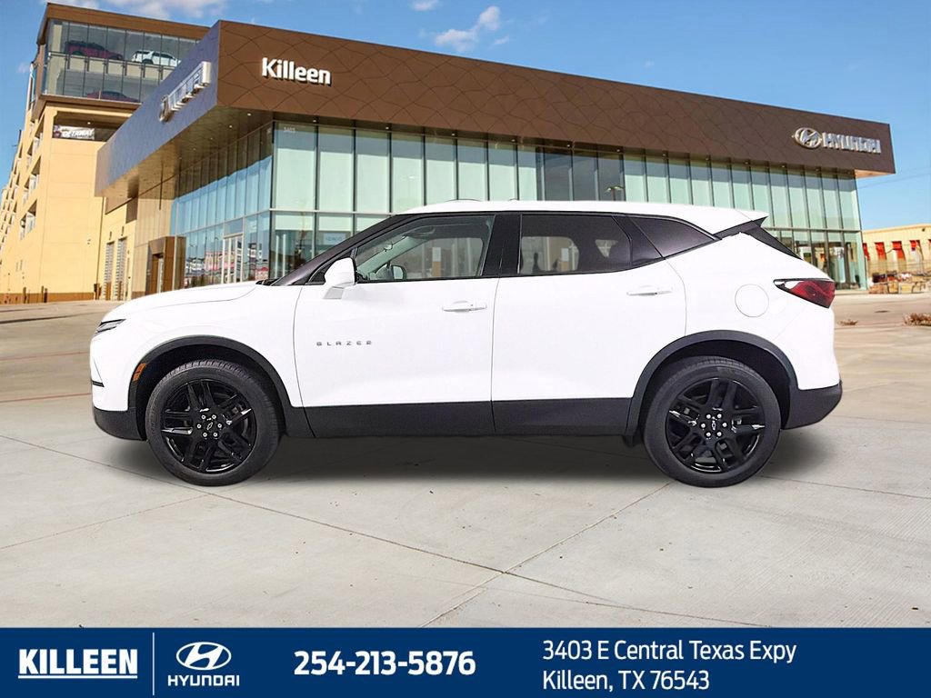 Used 2023 Chevrolet Blazer LT w/ Driver Confidence Package image 4