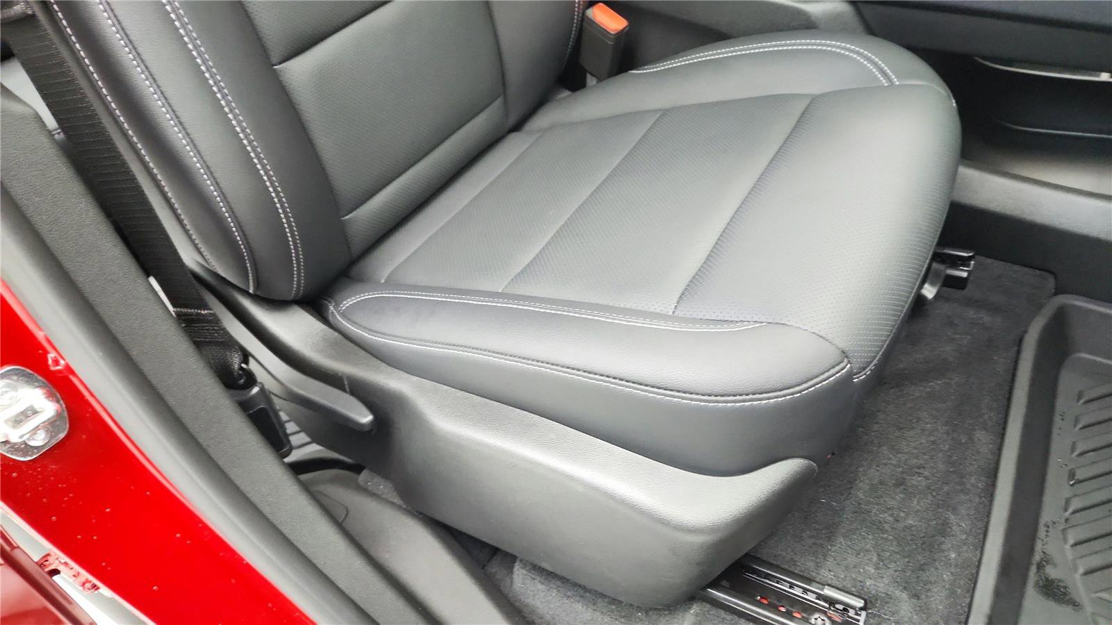 Used 2026 Chevrolet Traverse LT image 20