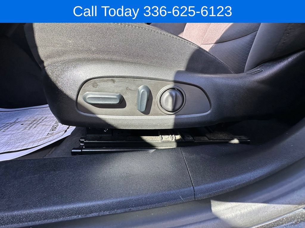 Used 2024 Chevrolet Malibu LT FWD image 19