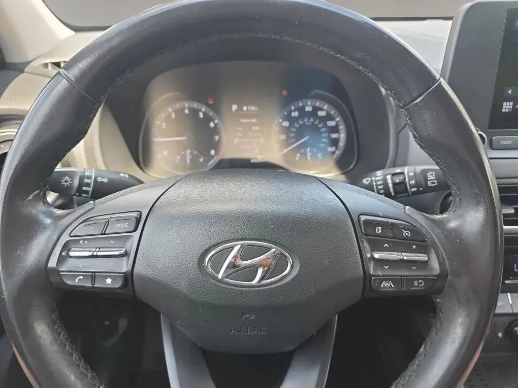 Used 2022 Hyundai Kona SEL w/ Convenience Package FWD image 17