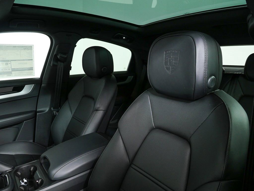 New 2026 Porsche Cayenne S image 5