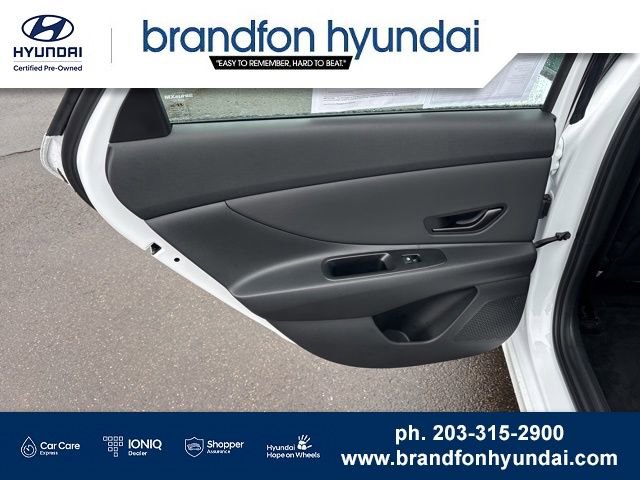 Certified 2025 Hyundai Elantra SEL FWD image 10